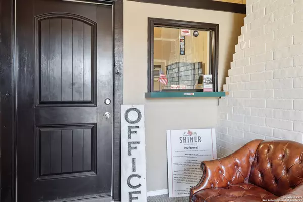 Shiner, TX 77984,1016 Avenue E