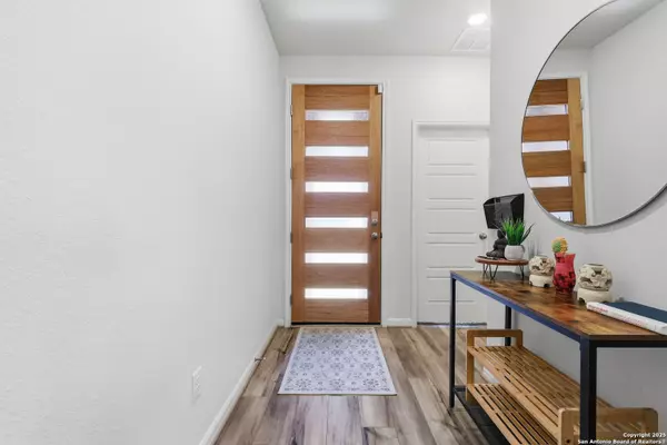 San Antonio, TX 78245,1308 Lydian Broom