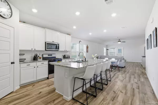 San Antonio, TX 78245,1308 Lydian Broom