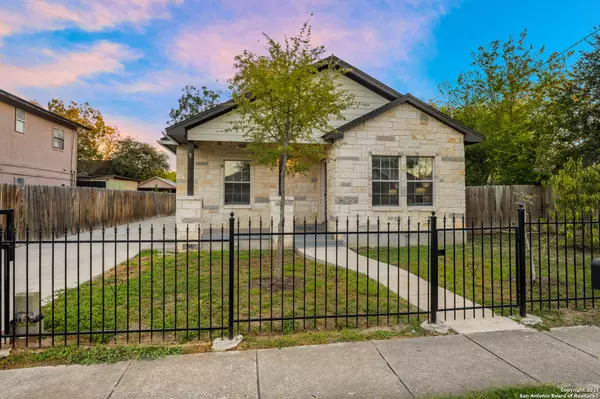 San Antonio, TX 78204,212 W Baylor