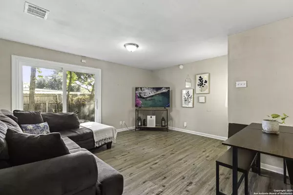 San Antonio, TX 78227,2038 Springvale