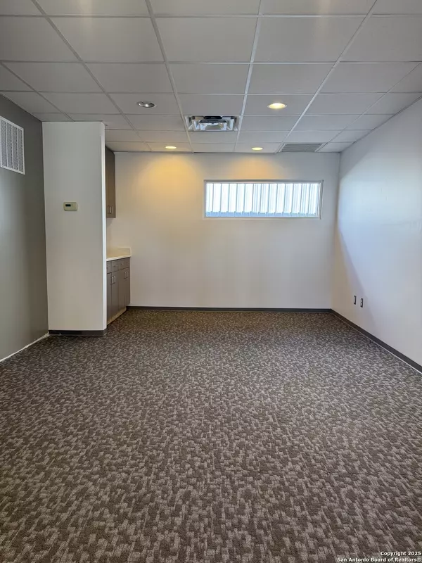 San Antonio, TX 78201