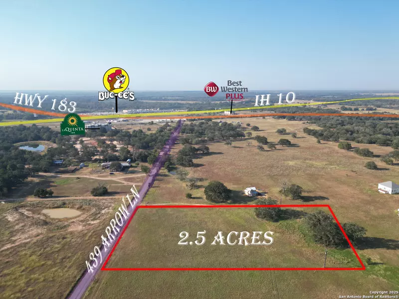 439 Arrow, Luling, TX 78648