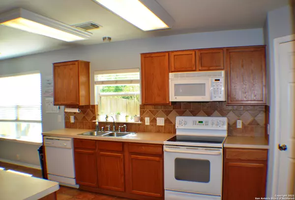 Schertz, TX 78154,1715 MOUNTAIN BROOK