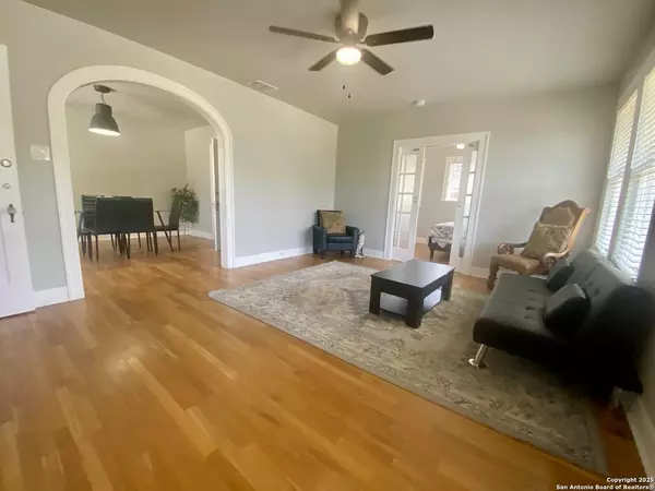 San Antonio, TX 78210,1439 E Highland Blvd UNIT UPSTAIRS