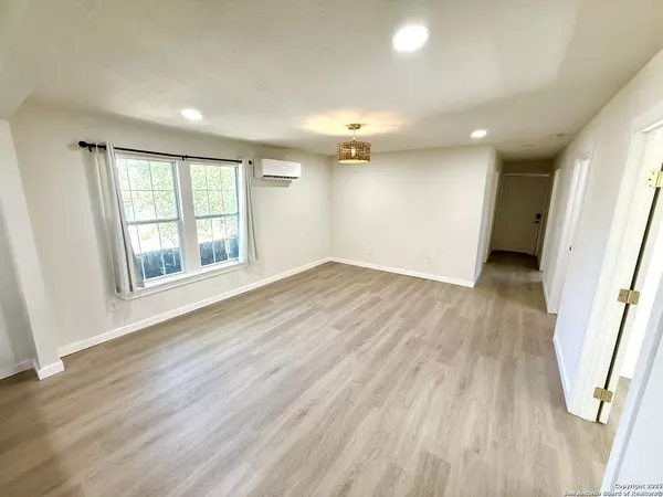 San Antonio, TX 78209,326 Victor