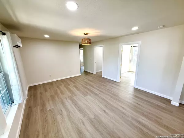 San Antonio, TX 78209,326 Victor