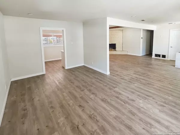 San Antonio, TX 78230,8702 Dudley