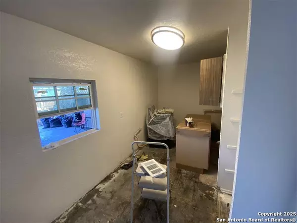 San Antonio, TX 78242,5504 Little Creek