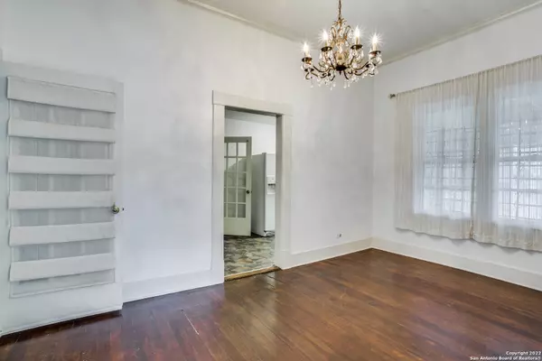 San Antonio, TX 78212-2945,2917 N MAIN AVE