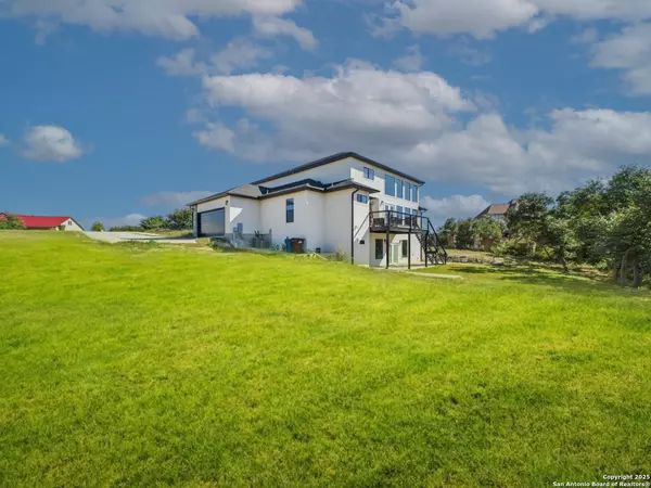 Mico, TX 78056,921 County Road 2801