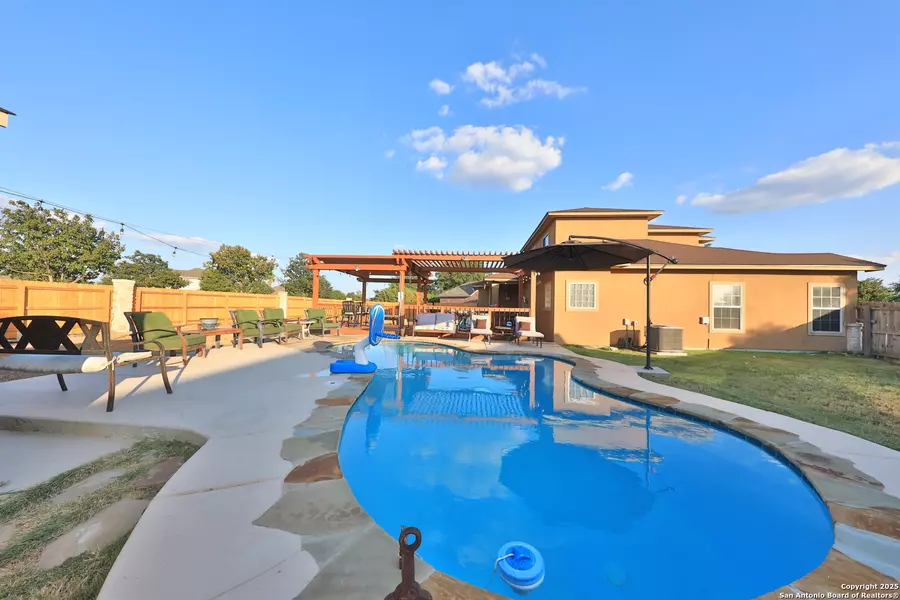 San Antonio, TX 78221