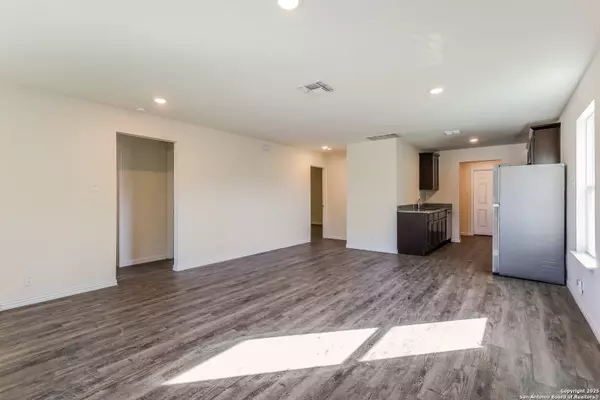 Seguin, TX 78155,907 Liberty