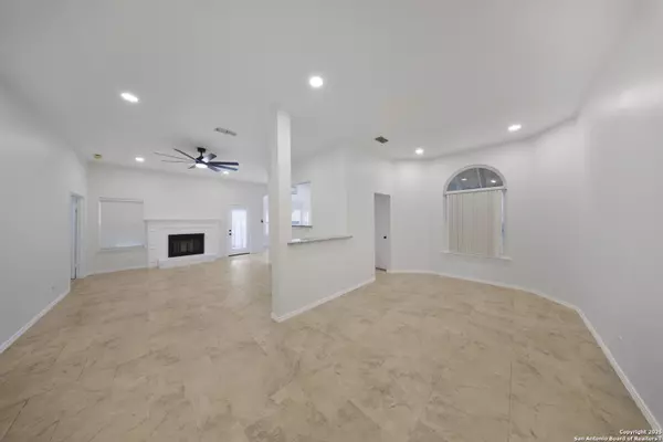 San Antonio, TX 78240,9523 Black Thorn