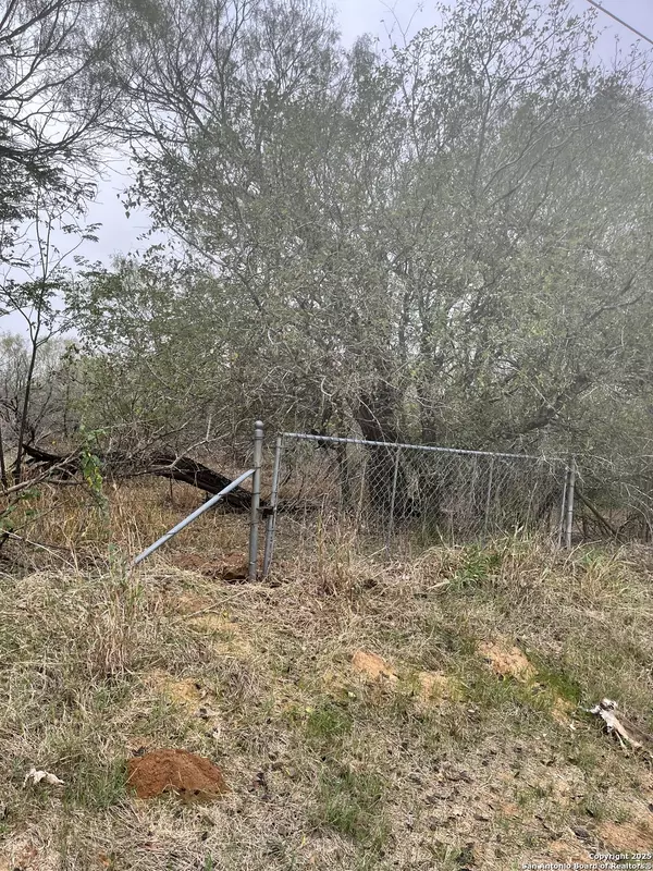 La Vernia, TX 78121,899 FM 1346