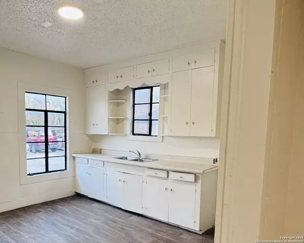 San Antonio, TX 78201,1634 W Woodlawn UNIT 1