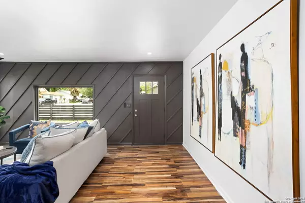 San Antonio, TX 78210,2927 New Braunfels