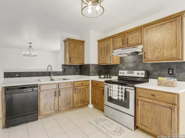 San Antonio, TX 78254,11018 Dublin Field