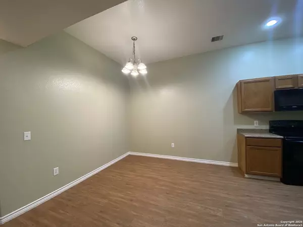 Pleasanton, TX 78064,640 Pleasanton UNIT A
