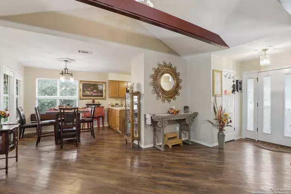 Canyon Lake, TX 78133-4752,632 Durham Dr