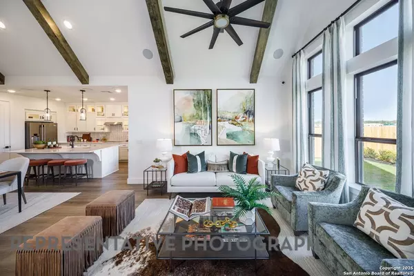 Castroville, TX 78009,383 White Oak