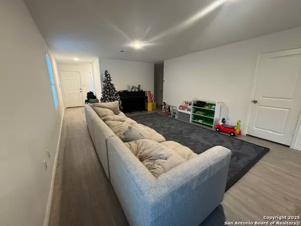 San Antonio, TX 78252,9142 Coronal Rings