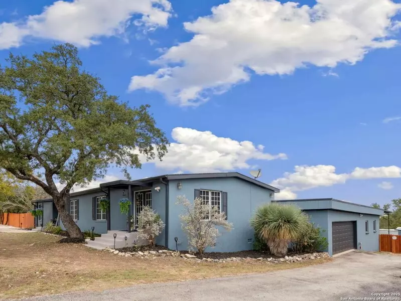 1575 Live Oak Drive, Canyon Lake, TX 78133