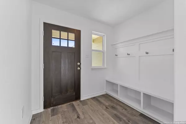 New Braunfels, TX 78130,1552 Golden Wheat