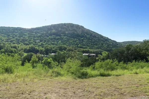 Uvalde, TX 78801,293 PRIVATE ROAD 2750