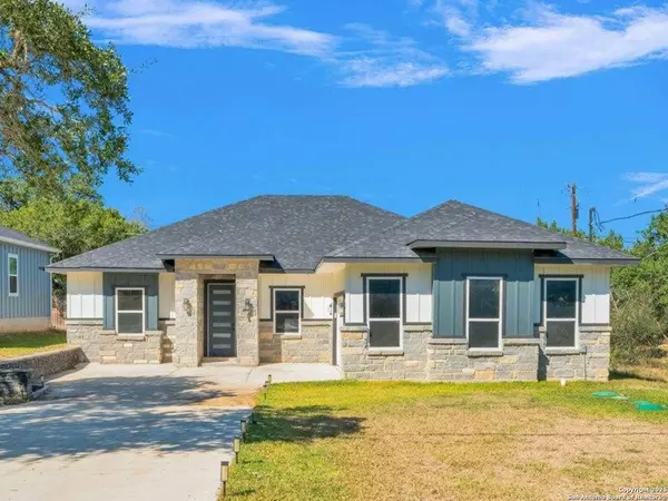 1363 Canyon Edge, Canyon Lake, TX 78133