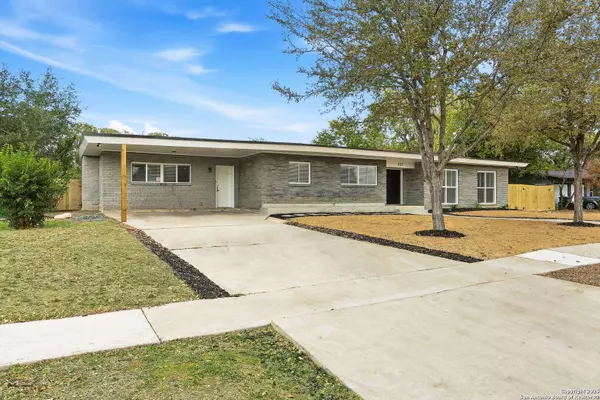 San Antonio, TX 78216,221 Shadywood Ln