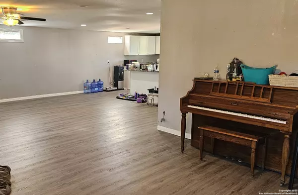 Universal City, TX 78148,815 Highgate