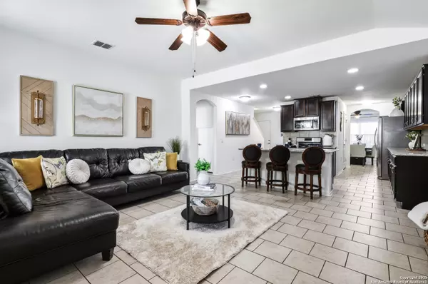 742 Halogen Way, San Antonio, TX 78221