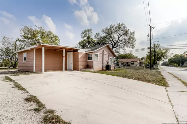 San Antonio, TX 78221,835 Grosvenor