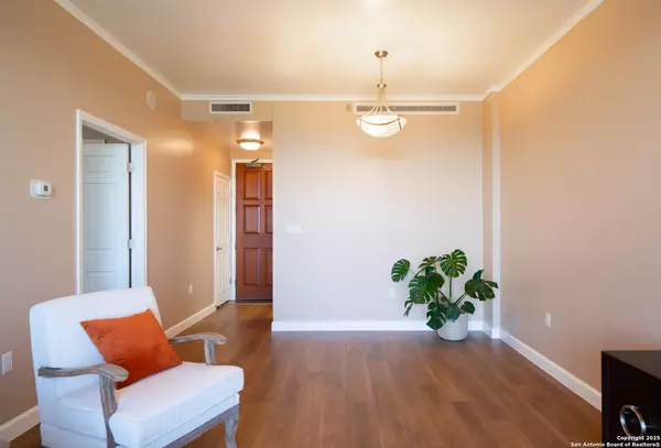 San Antonio, TX 78209,1 Towers Park UNIT 2004