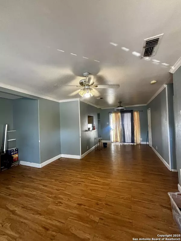 San Antonio, TX 78222,4355 Redcap Dr