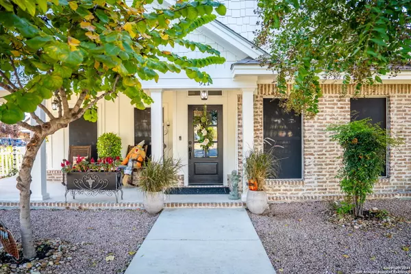 New Braunfels, TX 78130,911 Hudson Ln