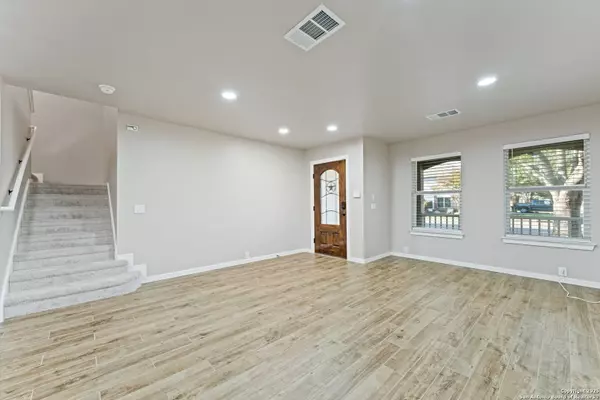 Selma, TX 78154,8050 Rosespur