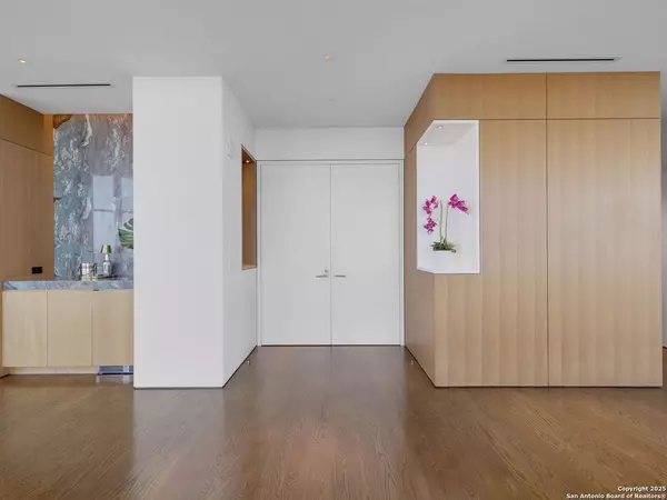 San Antonio, TX 78209,4242 Broadway UNIT 2001