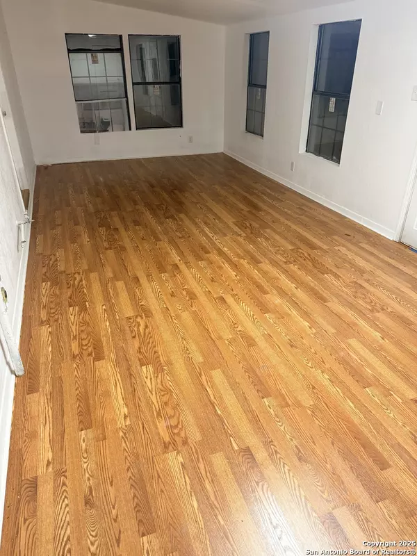 San Antonio, TX 78214,122 hart