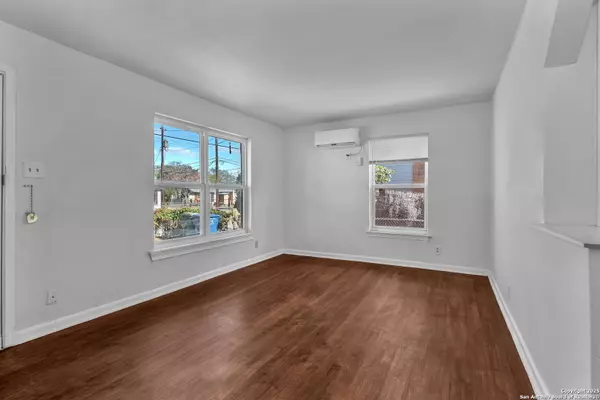 San Antonio, TX 78214,118 Compton