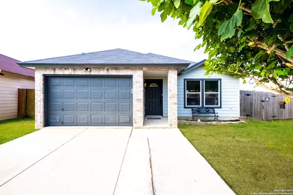 Converse, TX 78109,6619 Highland Grass