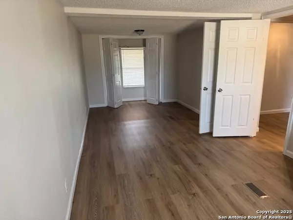 Floresville, TX 78114,340 Mourning Dove