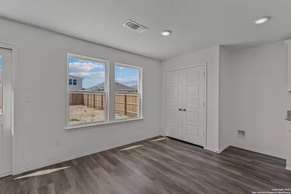 Seguin, TX 78155,4053 BERMUDA LN