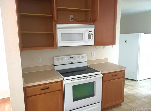 San Antonio, TX 78245,9866 Placid Bay