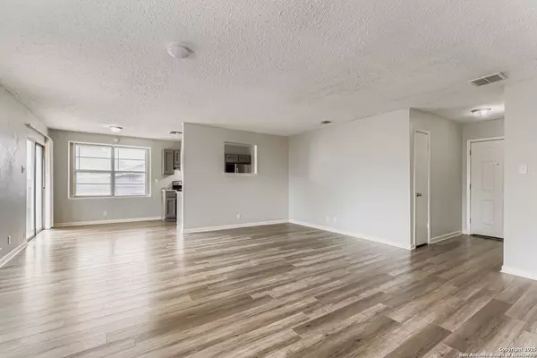 Converse, TX 78109,714 Dana