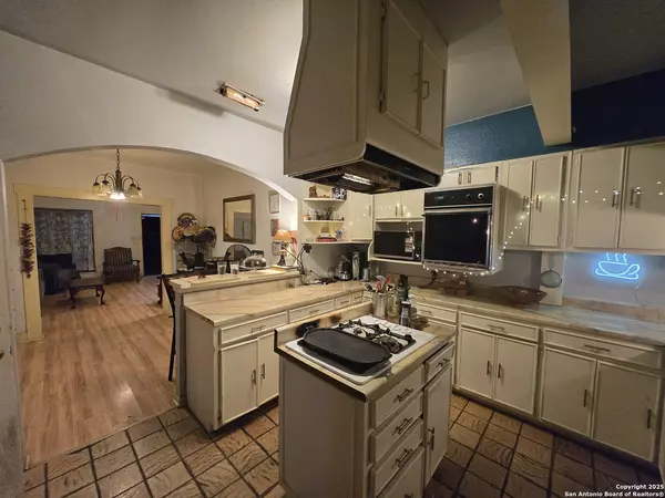 San Antonio, TX 78201,1806 Santa Anna St