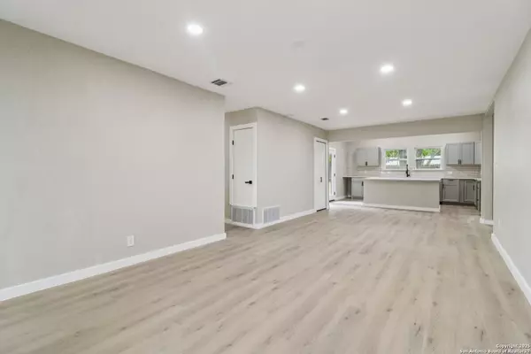 San Antonio, TX 78216,318 trafalgar