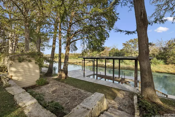 Seguin, TX 78155,110 Wampum Way