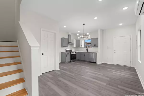 San Antonio, TX 78203,627 Olive St, #101,201